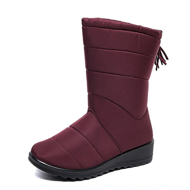 Bottes de neige hautes et antidérapantes, gardent vos pieds au chaud et au sec tout l'hiver.