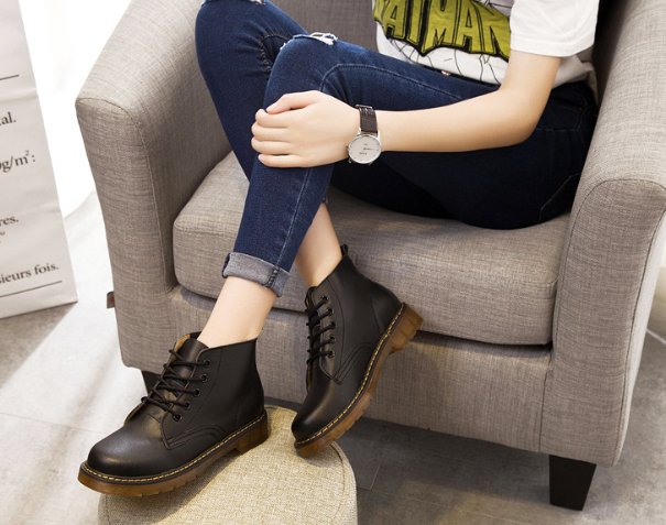Bottes d'hiver stylées pour femmes, offrant chaleur et confort. Parfaites pour un look tendance et des pieds protégés.
