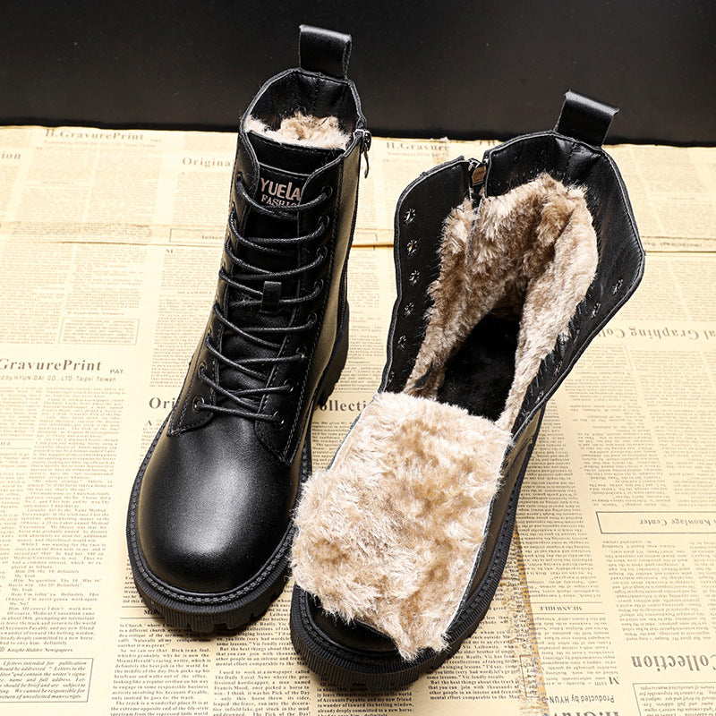 Bottes d'hiver noires élégantes pour femmes, idéales par temps froid. Allient confort et style moderne.