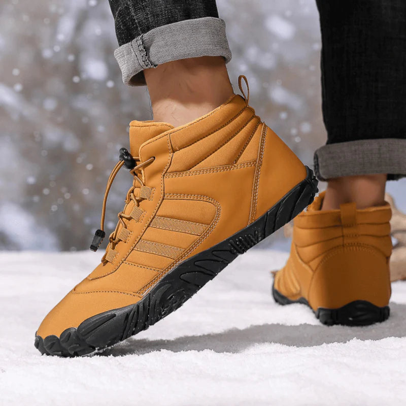 Détail de la botte d'hiver pieds nus, matière imperméable et chaude pour hommes et femmes, confort absolu.