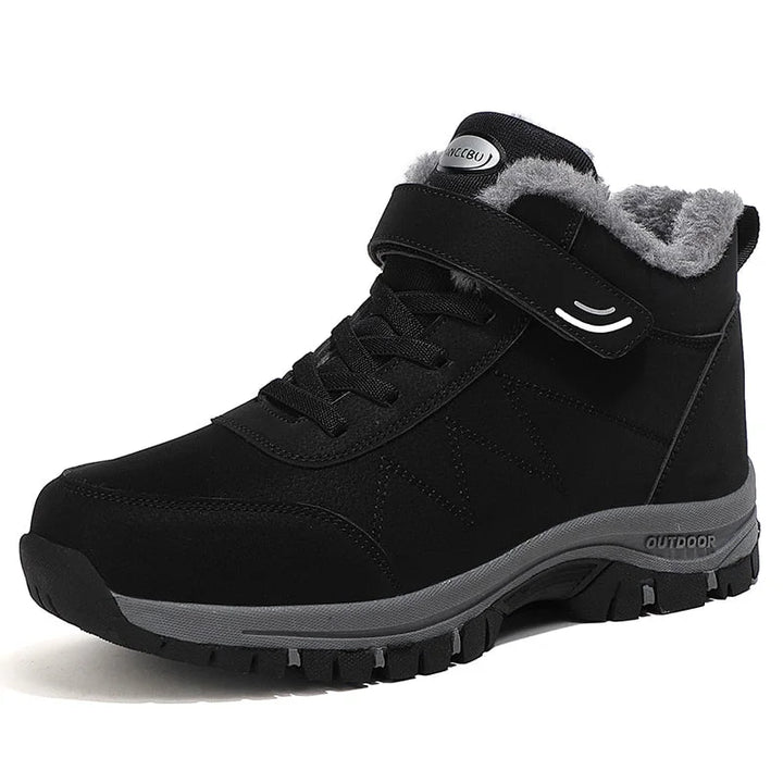Vue des bottes d'hiver imperméables pour hommes et femmes, robustes et antidérapantes, pour marche en extérieur.