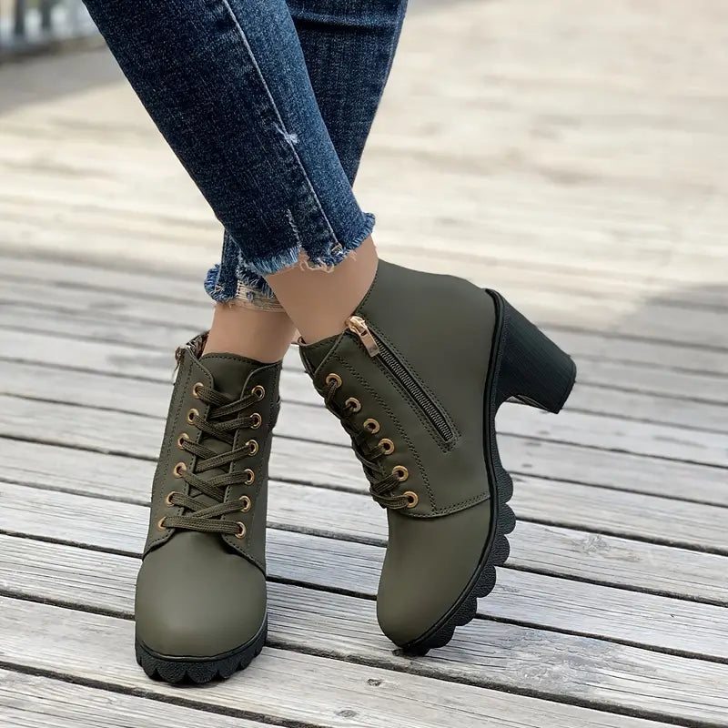 Bottes à talons hauts tendance pour femmes, hauteur cheville, idéales pour un look élégant et chic automne-hiver.