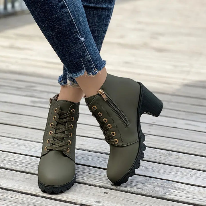 Bottes à talons hauts tendance pour femmes, hauteur cheville, idéales pour un look élégant et chic automne-hiver.