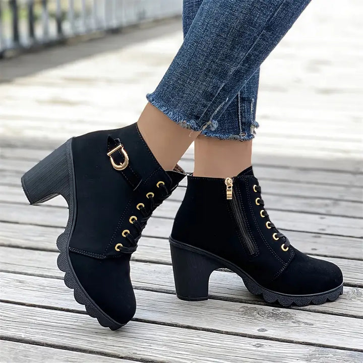 Bottes de cheville confortables pour femmes, avec talons stables. Parfaites pour la mode hivernale.