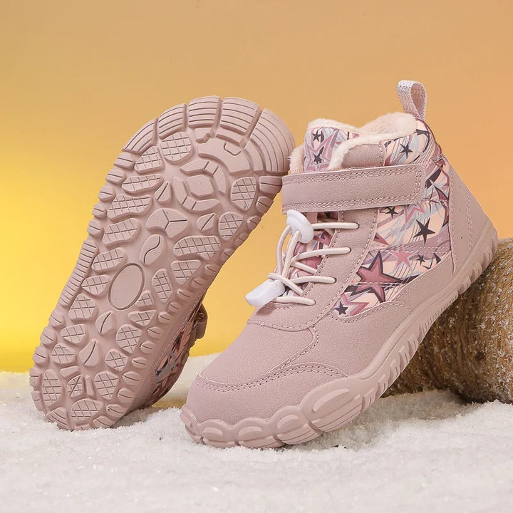 Bottes d'hiver chaudes pour enfants avec doublure confortable, idéales pour garder les pieds au sec et protégés.