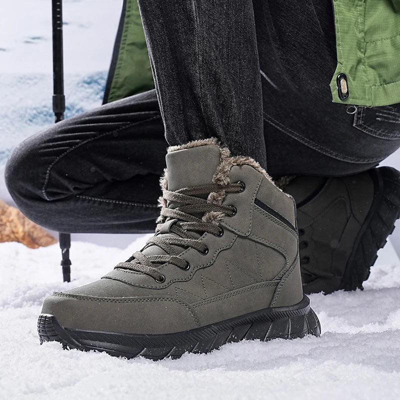 Bottes de trekking hiver homme, offrant un confort supérieur pour longues marches extérieures, doublure chaude et robuste.