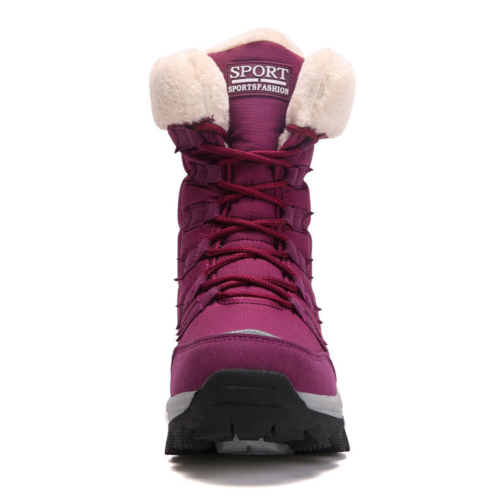 Bottes douillettes pour femme, mode hiver, offrant chaleur et style par temps froid.