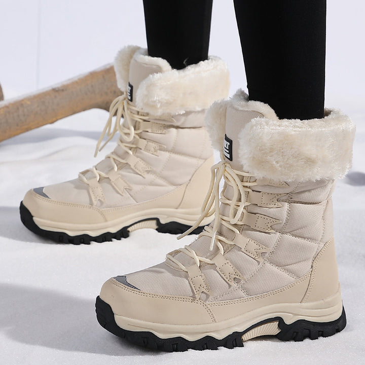Bottes de neige imperméables femme, doublure chaude, idéales pour garder les pieds au sec.