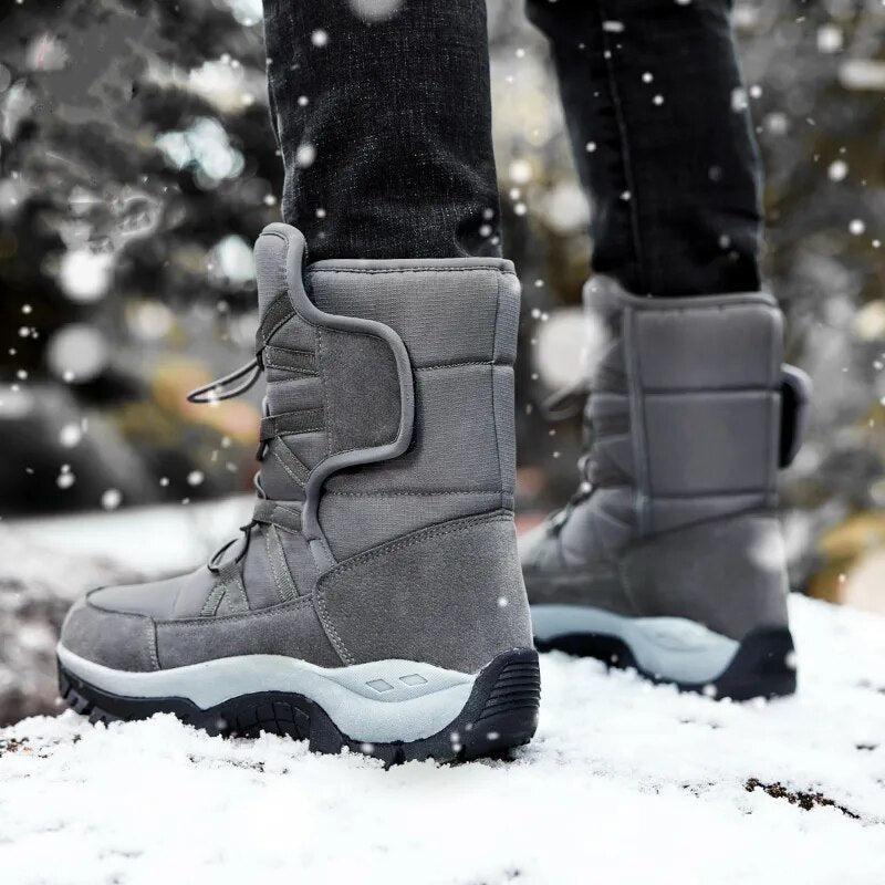 Bottes chaudes hivernales pour hommes, doublure peluche confort, parfaites pour les pieds au chaud.