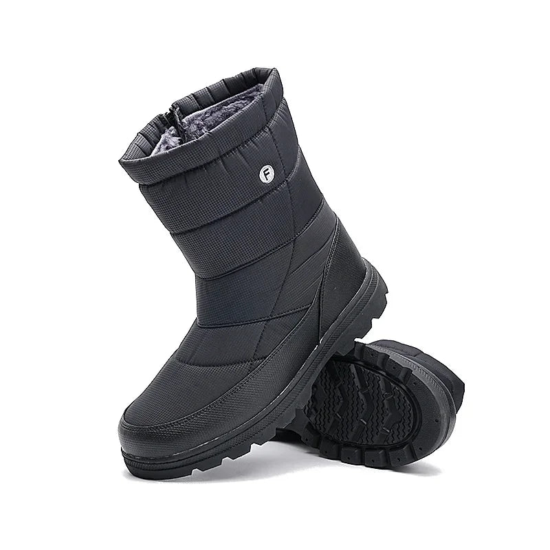 Bottes de neige longues en peluche pour un hiver confortable, imperméables et parfaitement isolantes.