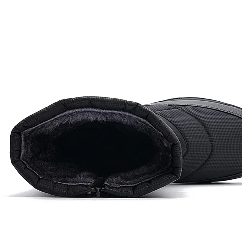 Bottes de neige mi-mollet chaudes et imperméables, parfaites pour affronter le froid hivernal.