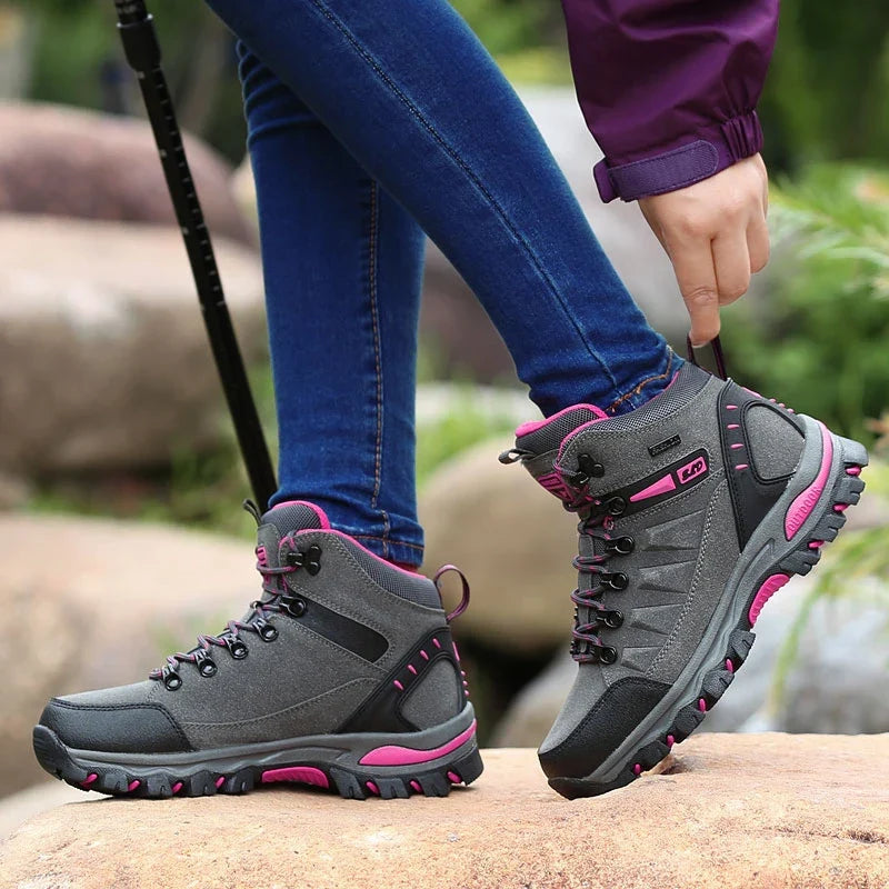 Bottes de randonnée durables pour hommes et femmes, résistantes aux intempéries, chaudes et entièrement antidérapantes.