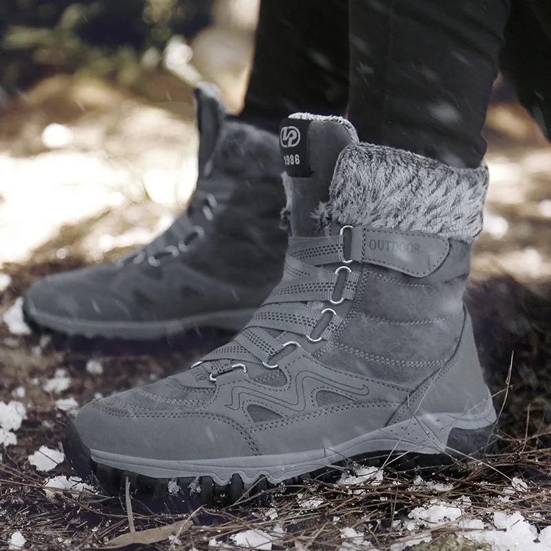 Bottes d'hiver antidérapantes pour la randonnée sur neige, fourrées pour un confort chaud en marche.