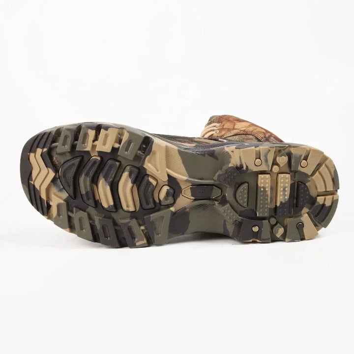 Bottes de randonnée unisexe camouflage, semelle adhérente et imperméable pour trekking, garantissant confort et sécurité.