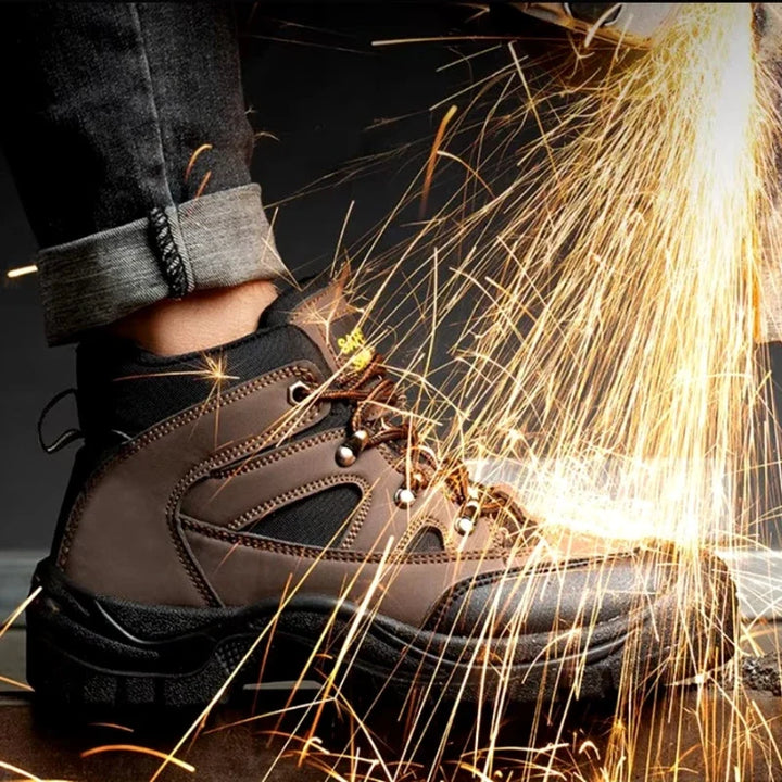 Chaussures de sécurité marron pour hommes, avec embout acier et protection anti-perforation pour travail.