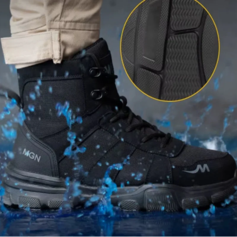 Bottes de sécurité noires unisexe avec semelle antidérapante. Protection acier et confort pour travail et chantier.
