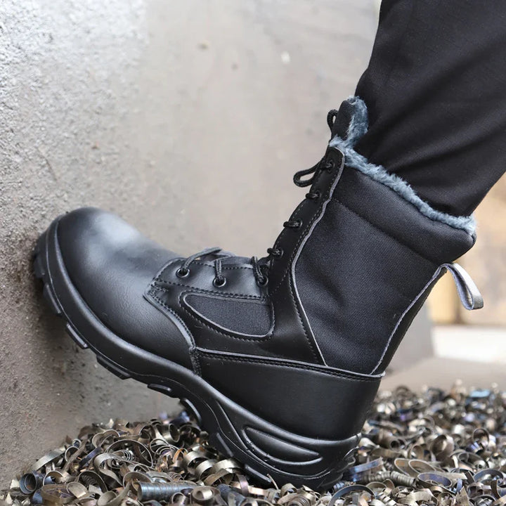 Bottes de protection haute sécurité, embout acier, antidérapantes pour hommes et femmes en milieu hivernal.