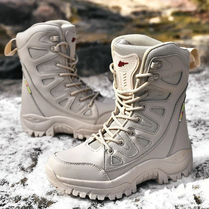 Bottes tactiques robustes et imperméables, idéales pour le trekking hivernal. Unisexe, confortables et chaudes.