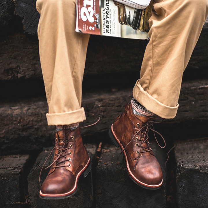 Bottes en cuir pour hommes, élégantes et robustes, style moderne, semelles solides, couleur marron, parfaites pour l'extérieu