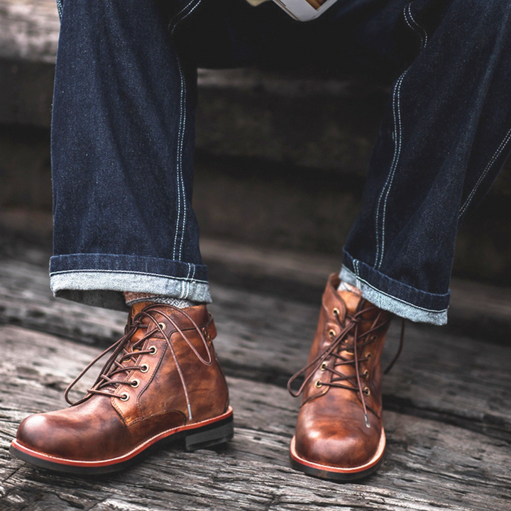 Bottes en cuir pour hommes, élégantes et robustes, style moderne, semelles solides, couleur marron, parfaites pour l'extérieu