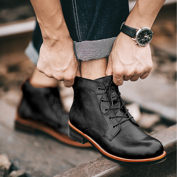 Bottes en cuir pour hommes, élégantes et robustes, style moderne, semelles solides, couleur marron, parfaites pour l'extérieu