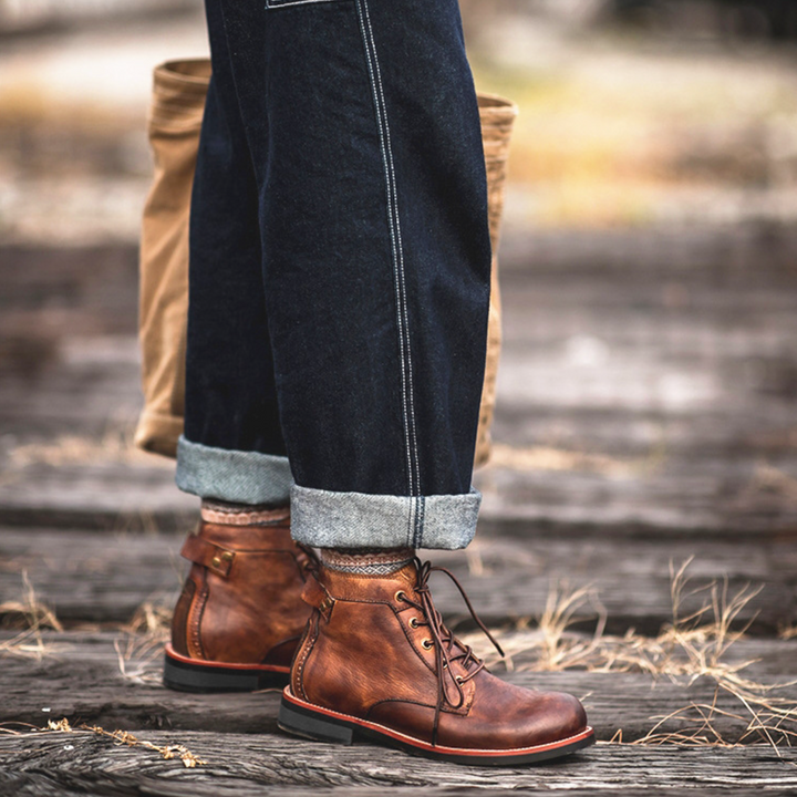 Bottes en cuir pour hommes, élégantes et robustes, style moderne, semelles solides, couleur marron, parfaites pour l'extérieu