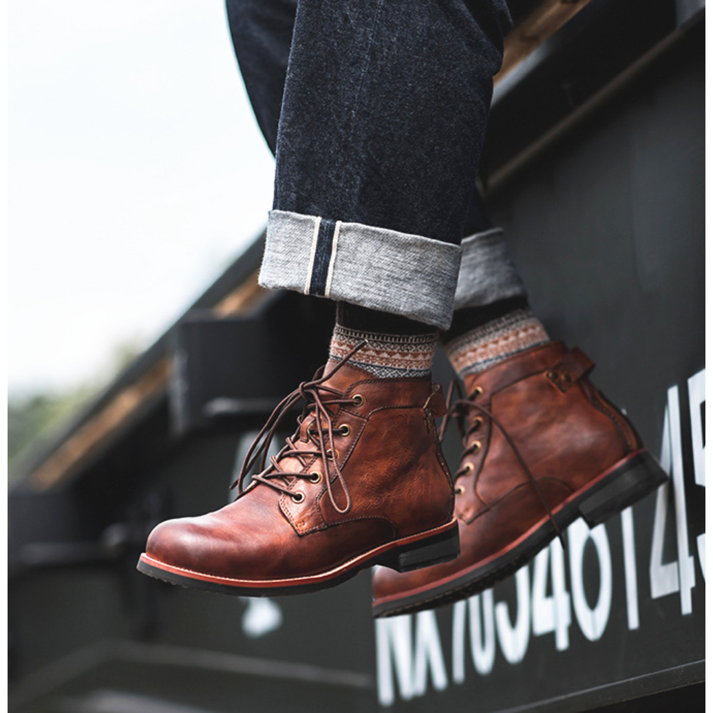 Bottes en cuir pour hommes, élégantes et robustes, style moderne, semelles solides, couleur marron, parfaites pour l'extérieu