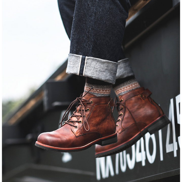 Bottes en cuir pour hommes, élégantes et robustes, style moderne, semelles solides, couleur marron, parfaites pour l'extérieu