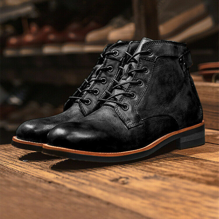 "Bottes en cuir pour hommes élégantes, teinte marron foncé, lacets robustes, semelles noires antidérapantes"