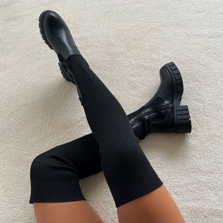 Bottes femme Skylar Stretch noires, ajustées pour un look chic et confortable en automne-hiver.