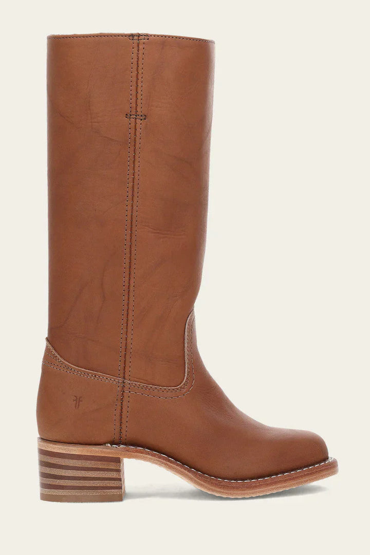 Bottes femmes en cuir élégant. Design intemporel, confort optimal.  Idéales pour tous les jours.