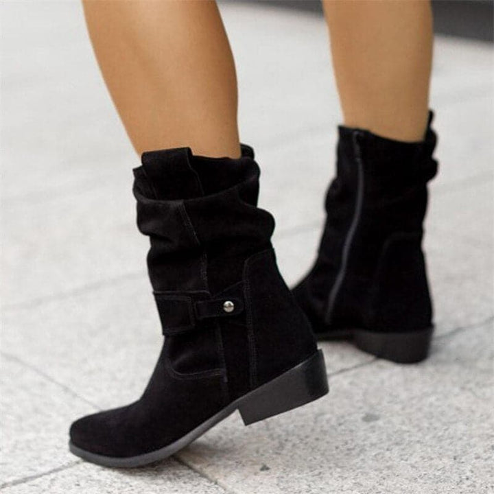 Bottes hautes femme en daim, élégantes et confortables.  Design intemporel.
