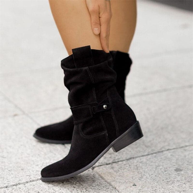 Bottes hautes femme en daim, élégantes et confortables.  Design intemporel.