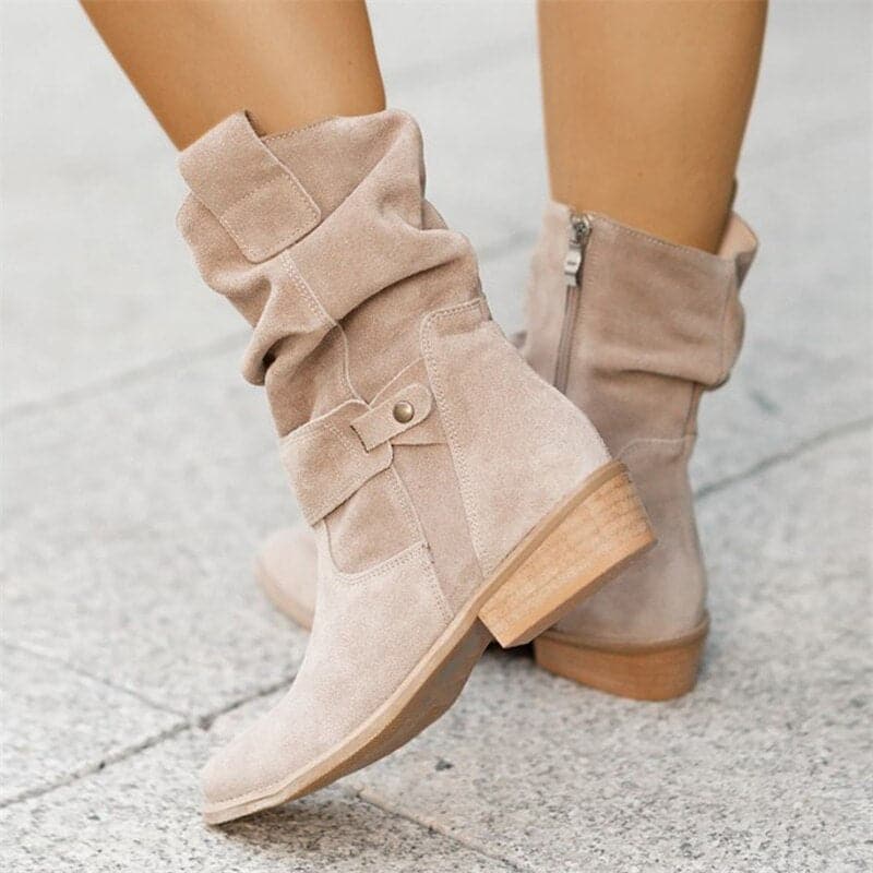 Bottes hautes femme en daim, élégantes et confortables.  Design intemporel.