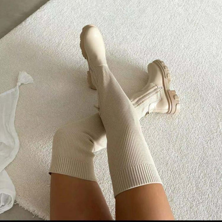 Bottes hautes femme élégantes à talon épais et plateforme, idéales pour l'hiver. Chaudes et tendance.
