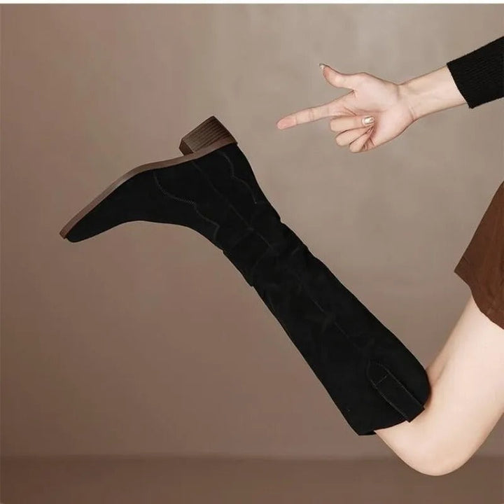 Bottes hautes femme, style élégant et moderne.  Idéales pour toutes occasions.