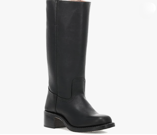 Bottes hautes femmes en cuir, élégantes et intemporelles.  Style sophistiqué.