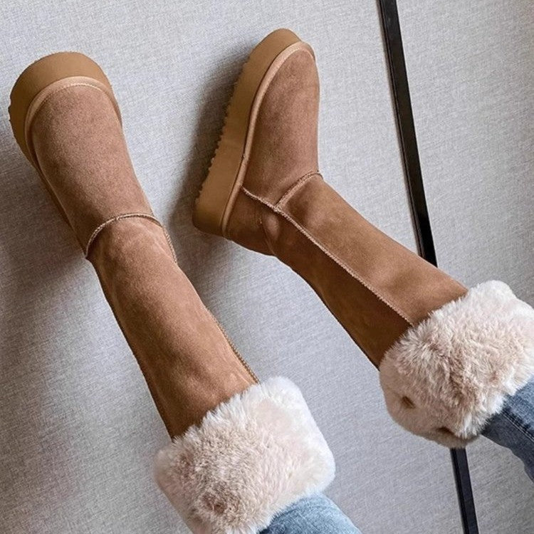 Bottes d'hiver hautes kaki pour femmes. Élégantes, confortables avec doublure chaude et semelle antidérapante.