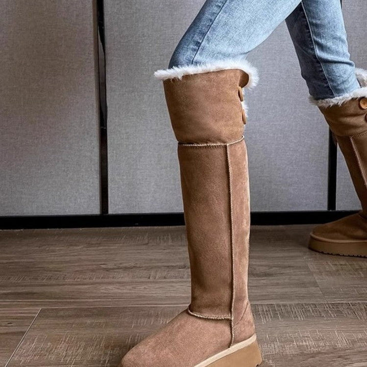 Bottes hautes mode pour femmes, couleur kaki. Élégantes et confortables pour l'hiver, avec un design féminin et chaud.