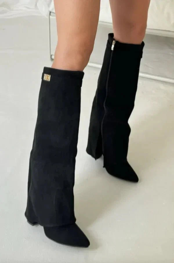 Bottes femme beiges montantes confortables à talon bloc, style élégant pour genou, mode automne/hiver.