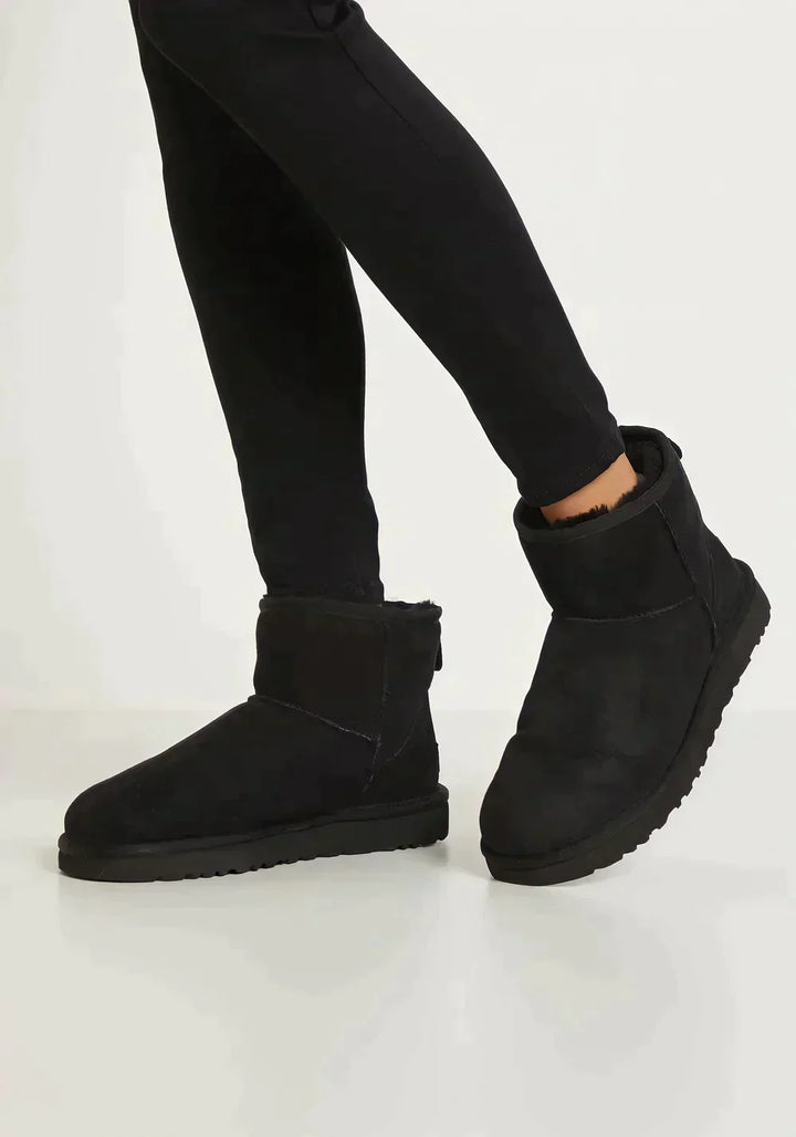 Bottes hiver femme modernes, imperméables, antidérapantes et chaudes pour un style et une protection maximum.
