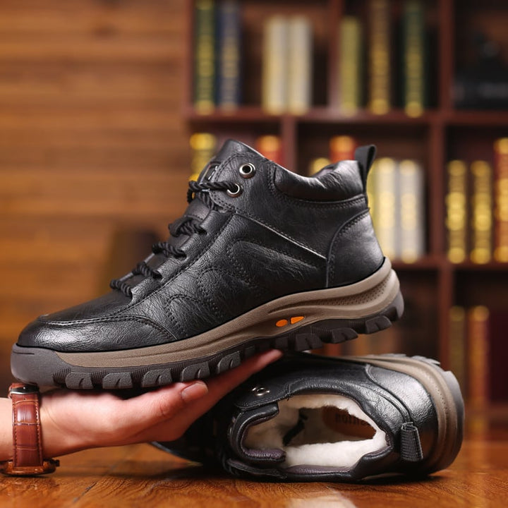 Bottes homme élégantes, doublure chaude. Résistantes et antidérapantes, idéales pour le confort hivernal.