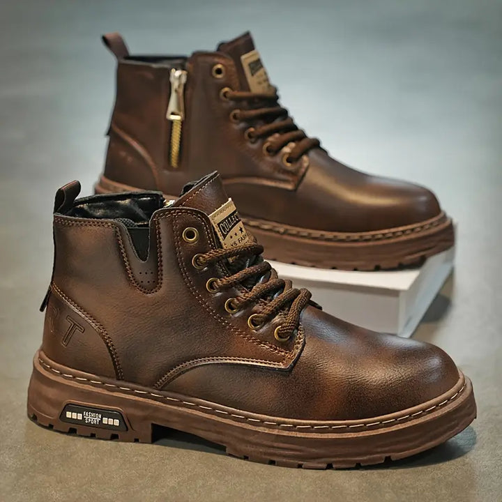 Ces bottes homme imperméables marron sont robustes, offrant confort et style pour la ville ou l'aventure hivernale.