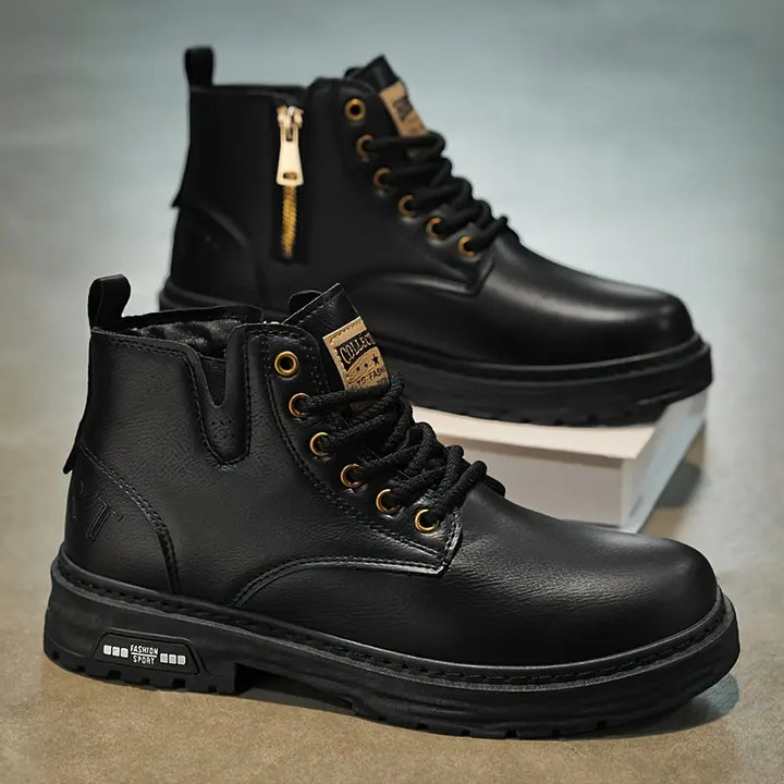 Bottes homme noires imperméables et robustes, parfaites pour l'aventure, la randonnée ou comme chaussures de ville d'hiver.