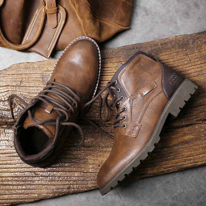 Bottes hommes antidérapantes au style urbain, offrant confort quotidien pour l'automne et l'hiver.