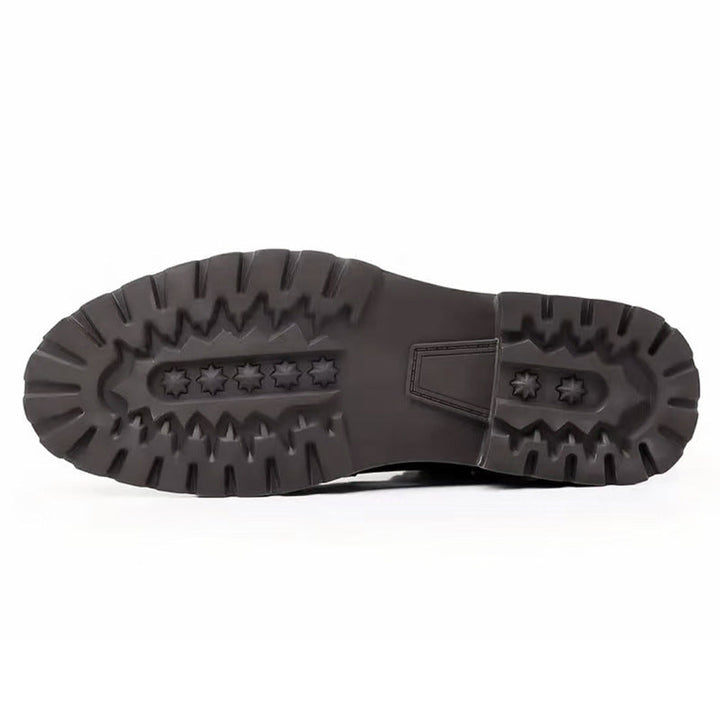 Intérieur confortable des bottes hommes, offrant chaleur et bien-être, parfait pour les chaussures hiver.
