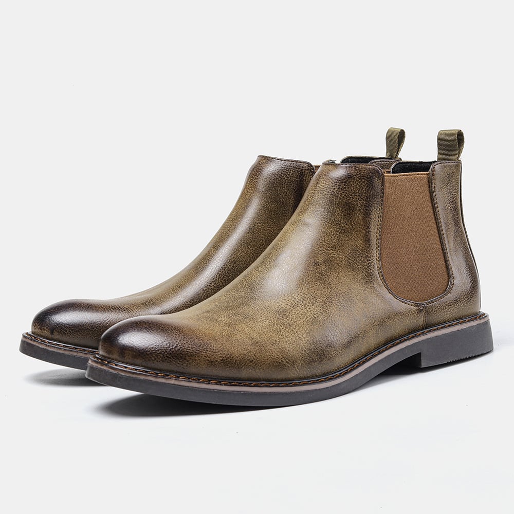Détail des finitions de ces chaussures imperméables hommes, conjuguant robustesse et style urbain chic.