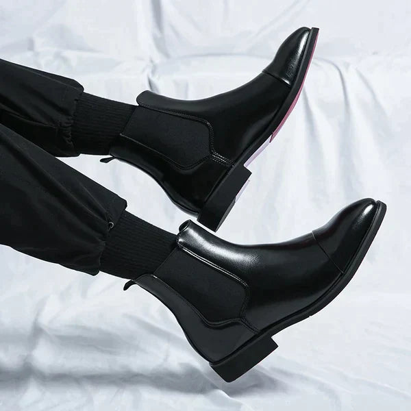 Bottes hommes noires, parfaites pour un look classique, distingué et raffiné en ville.