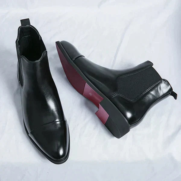 Chaussures masculines noires, bottes élégantes pour toute occasion avec aisance.
