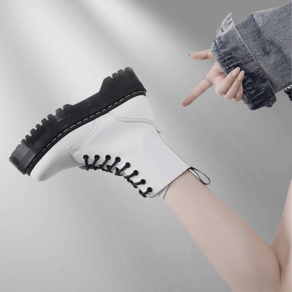 Bottes noires pour femmes, mode féminine, idéales pour l'automne et le style moderne.
